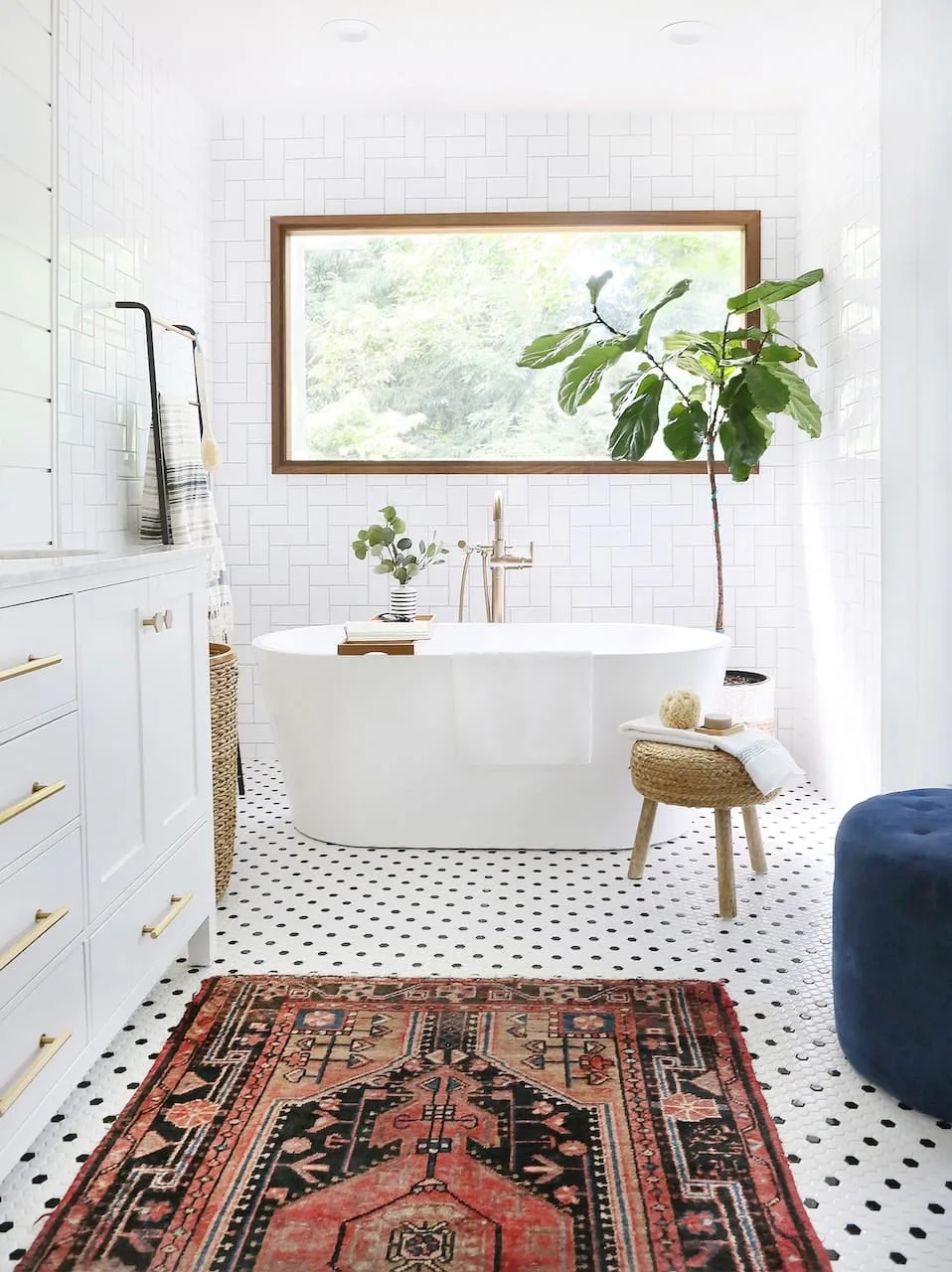 15 Glamorous Art Deco Bathroom Ideas & Tips for 2023 19 art deco bathroom interior design vintage rug