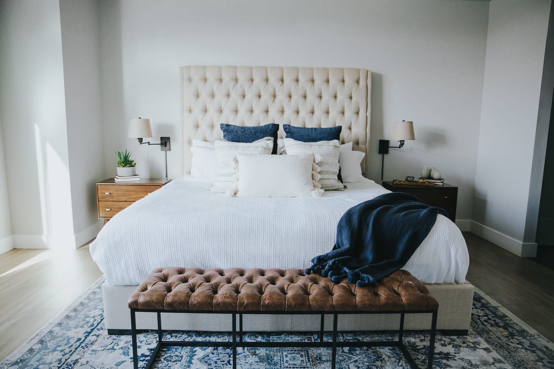 Easy Chic Decor Ideas To Make Your Small Bedroom Classy & Sophisticated