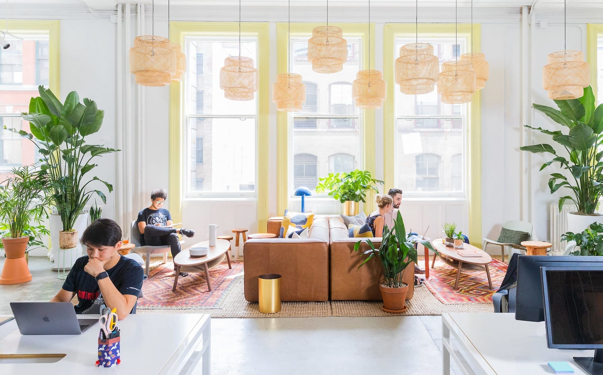 office-decor-to-boost-energy_office-common-space
