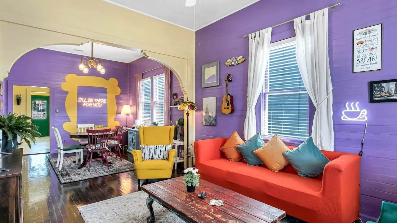 airbnb-ideas-for-more-bookings_friends-theme-monicas-apartment