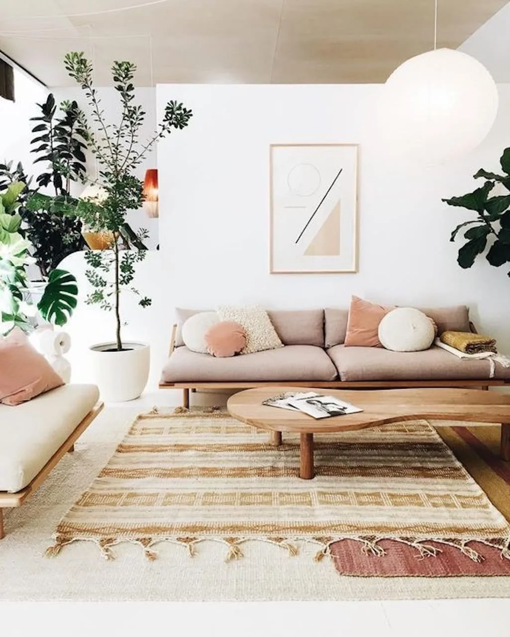 The Maximalism Interior Design Guide For 2023 5 maximalism interior design maximalism vs minimalism living room