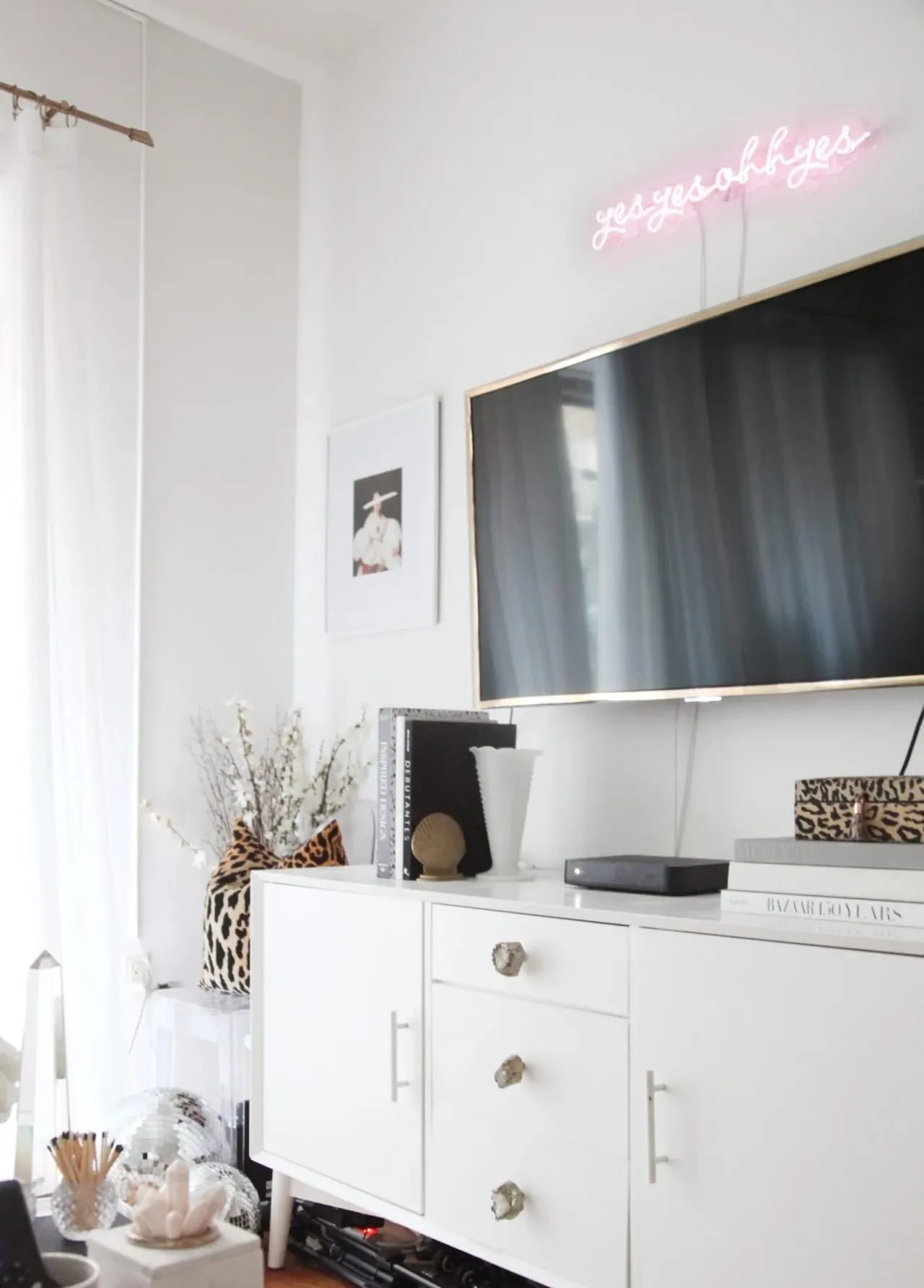 DIY Washi Tape Frame To Upgrade Your TV - Samsung "The Frame TV" Dupe 2 Washi Tape Frame gold frame samsung dupe