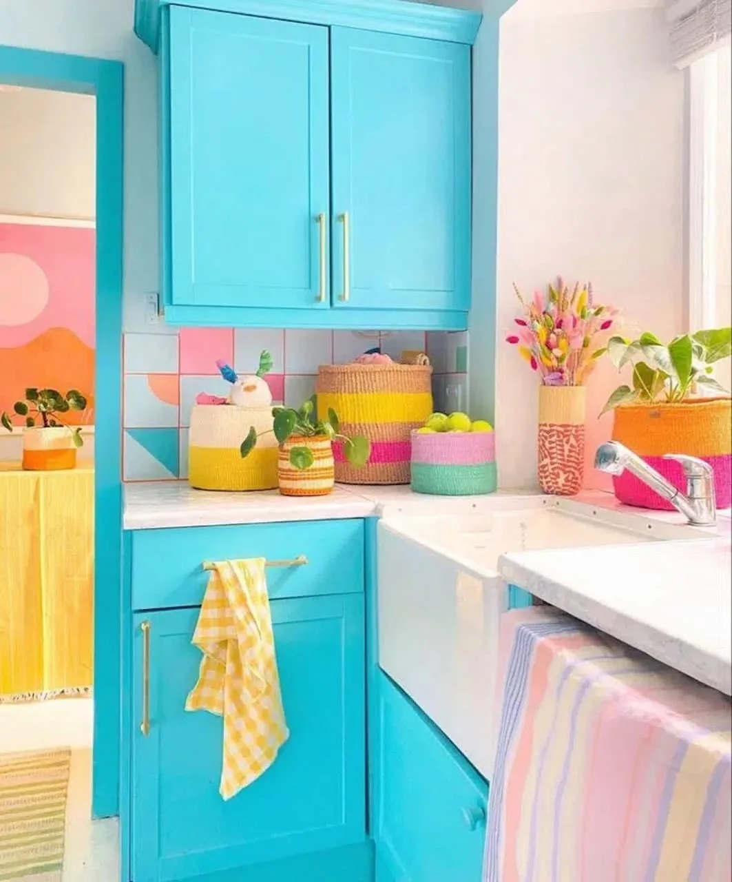 Colorful Eclectic Home Decor & Inspiration For Every Room (With Product Gallery) 15 colorful eclectic home decor vibrant pastel kitchen