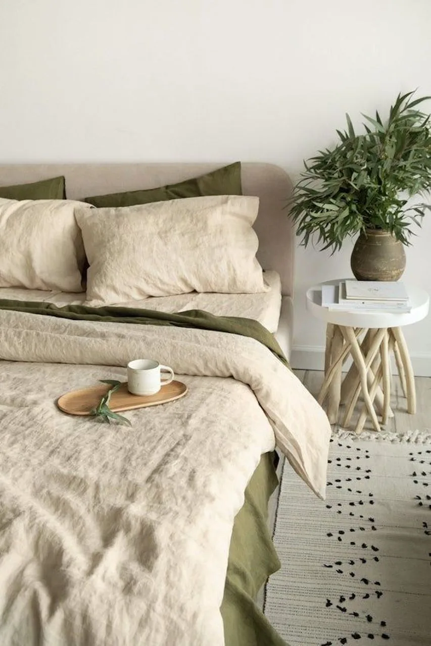 Everything You Need For A Cozy Earthy Bedroom Retreat: 15+ Ideas & Products 2 cozy-earthy-bedroom_linen-bedding