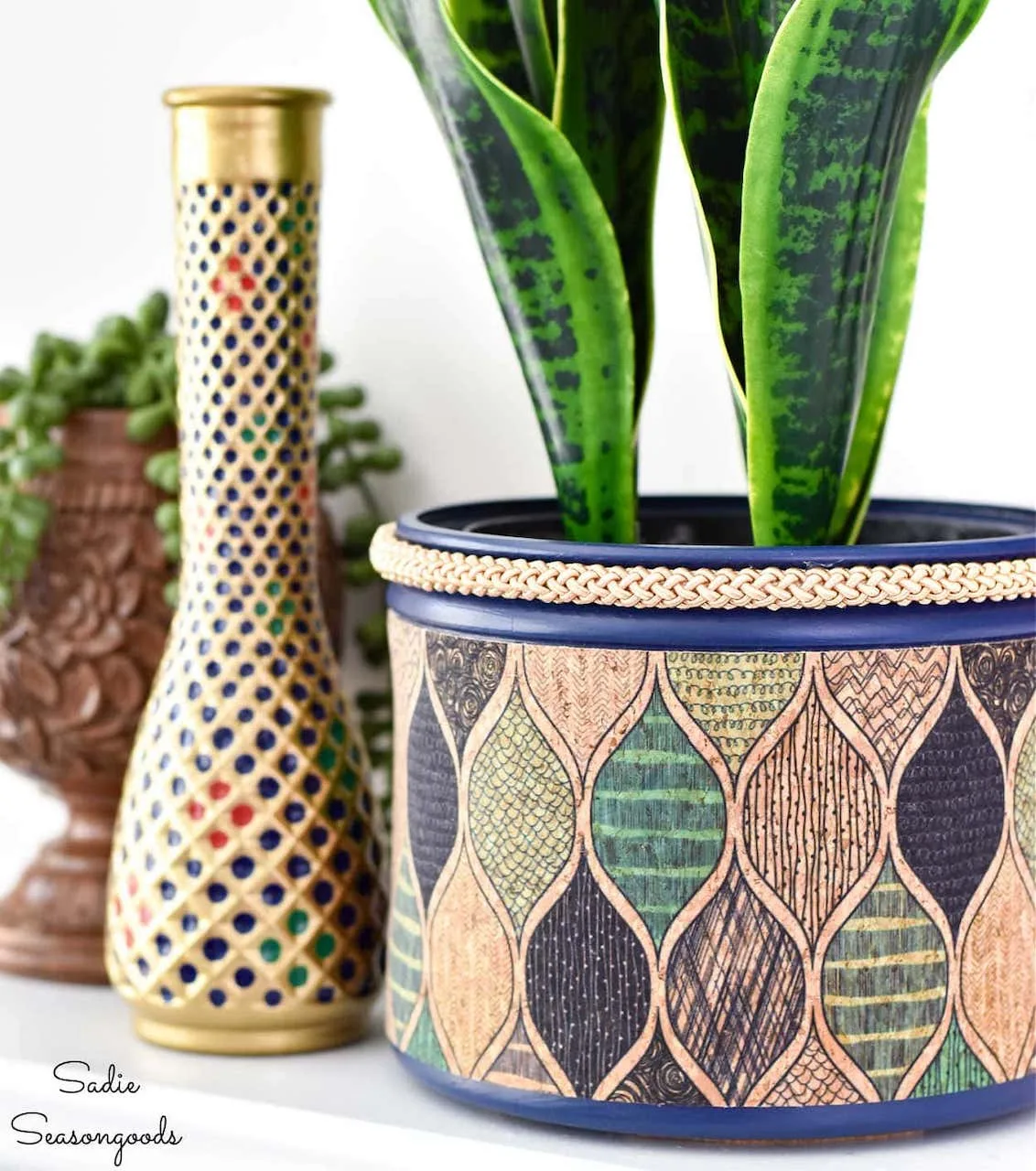 Modern Home Makeover: 15+ Aesthetic Recycling Projects for Eco-Friendly Decor 4 DIY recycling projects upcycled home decor aesthetic coffee canister