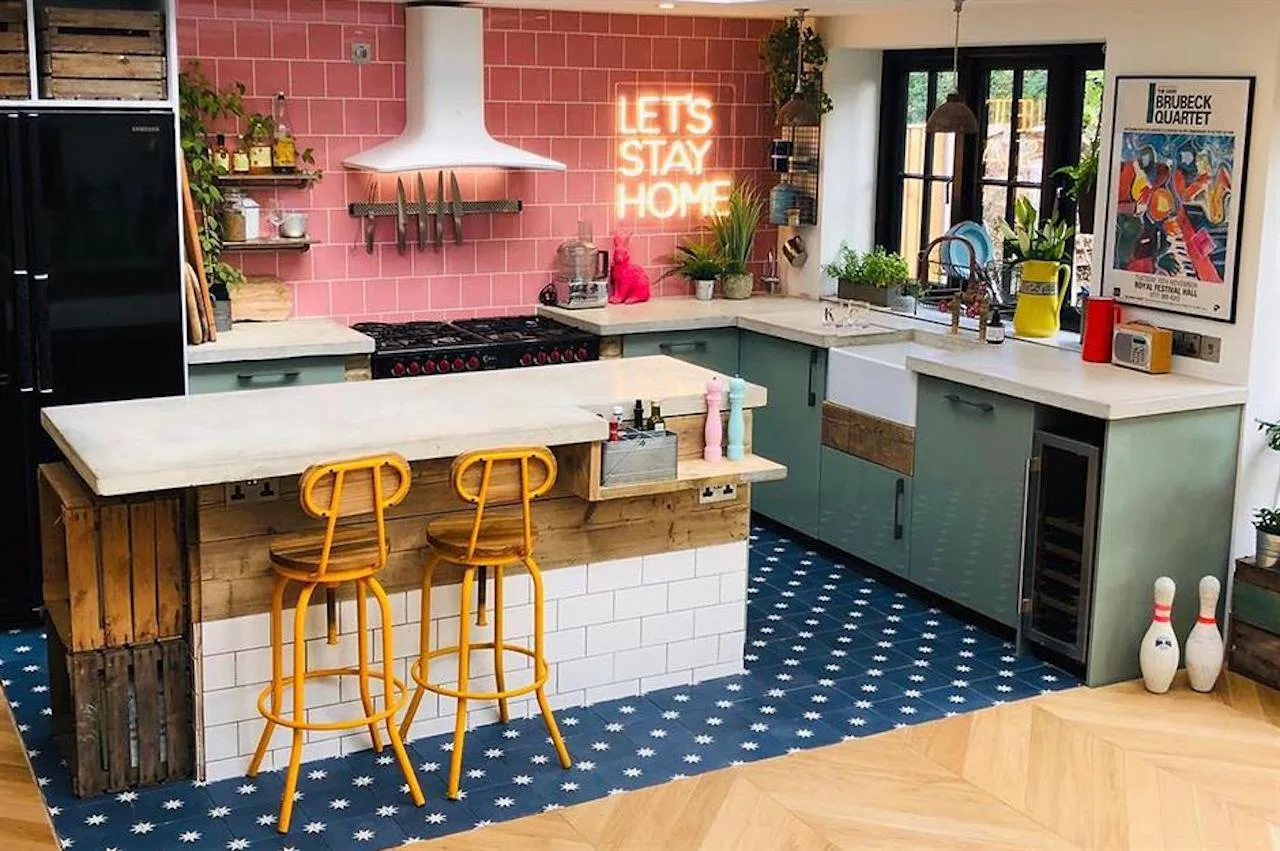 Modern Home Makeover: 15+ Aesthetic Recycling Projects for Eco-Friendly Decor 16 DIY recycling projects upcycled home decor kitchen