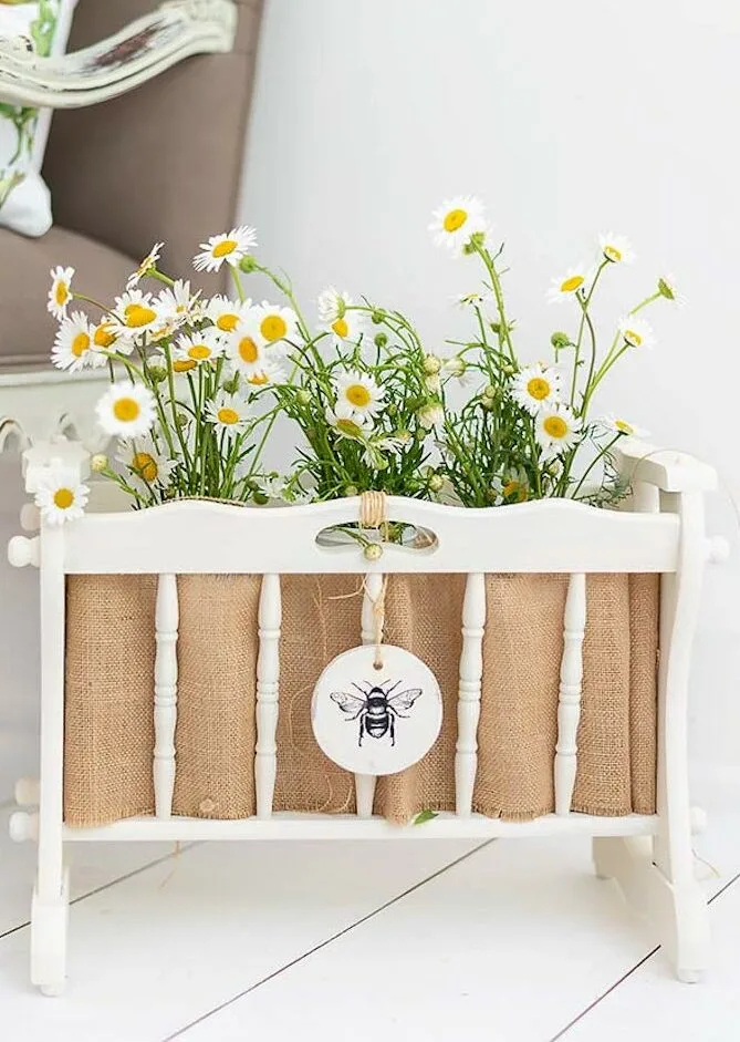 Modern Home Makeover: 15+ Aesthetic Recycling Projects for Eco-Friendly Decor 6 DIY recycling projects upcycled home decor magazine rack plant box edited