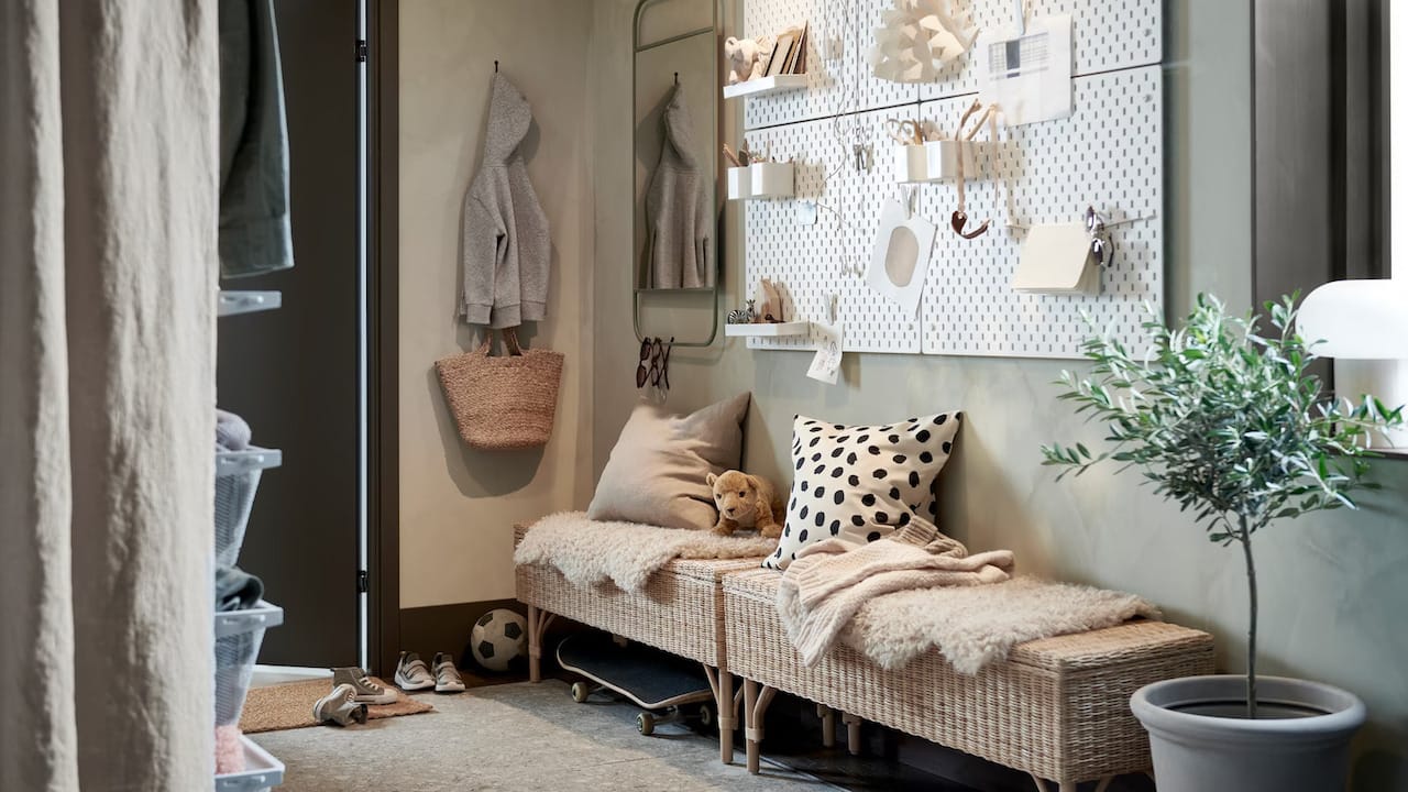33 Creative Hallway Decor Ideas To Impress Your Visitors and Make a Lasting Impression 3 hallway decor ideas essentials storage