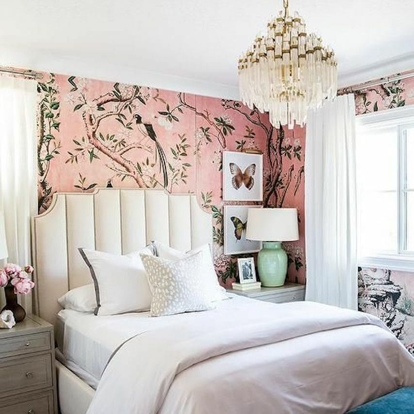 16 Modern Art Deco Bedroom Ideas & Tips: Key Elements, Inspiration, and DIY 10 art deco bedroom ideas inspiration chandelier pink wallpaper edited