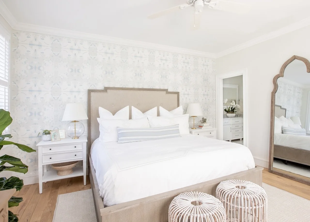 wallpaper accent wall trends minimal white bedroom