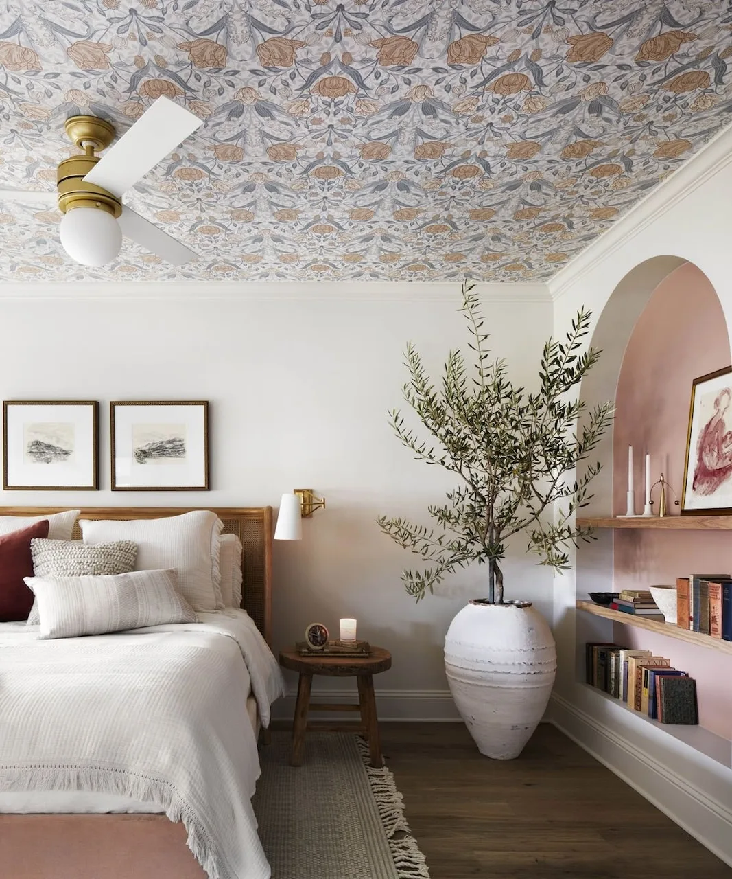wallpaper accent wall trends pink florals ceiling