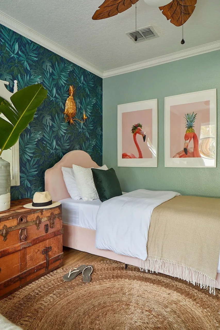 wallpaper accent wall trends tropical bedroom